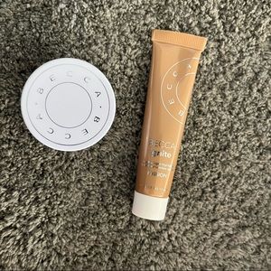 NEW- Becca Travel Bundle - Ignite Passion Highlighter & Hydramist Powder
